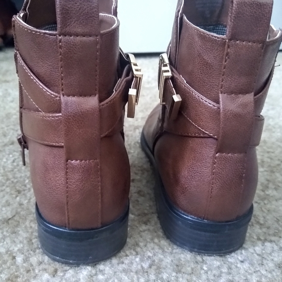 Kelly & Katie Tan Ankle Boots - Picture 2 of 3